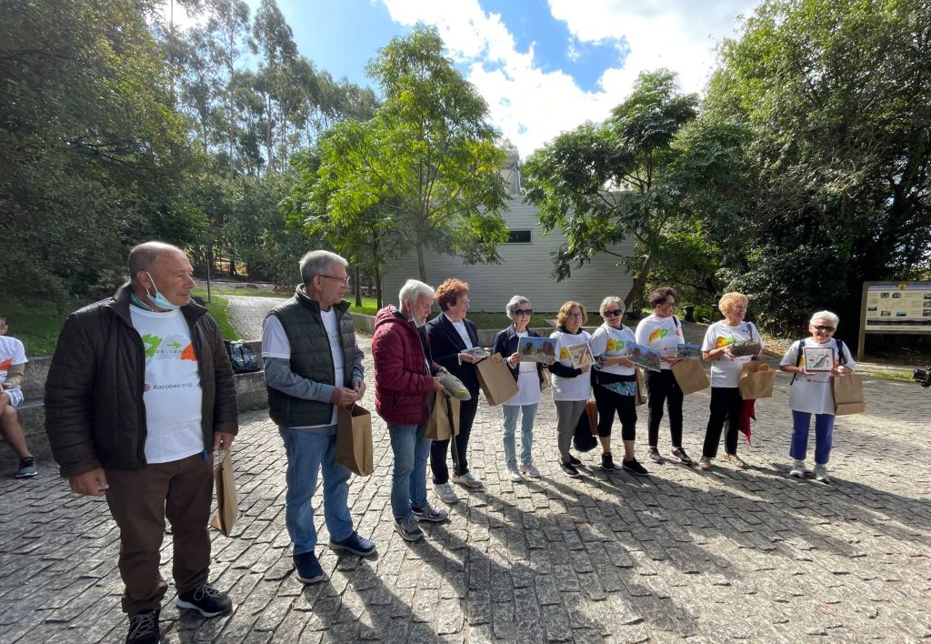 gente de nuestro grupo en un plaza